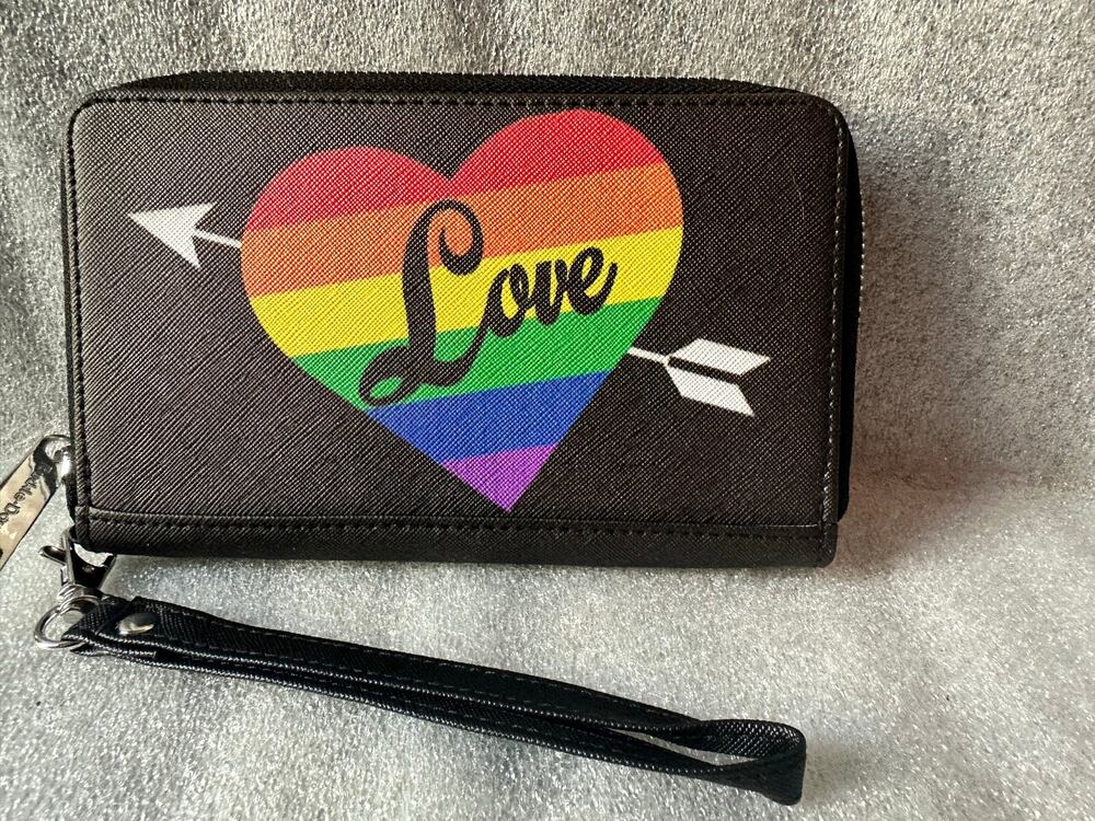 NWT Buckle-Down Pride Rainbow Love Heart Zip Around Wallet Wristlet LGBTQ+
